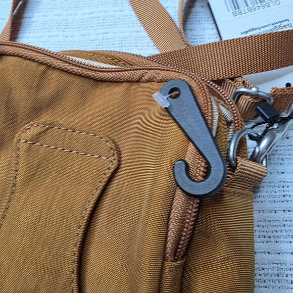 NWT Baggallini Globetrotter Mini Crossbody Tan Adjustable Travel Lightweight - Picture 14 of 16